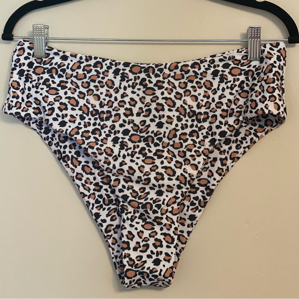 Swimsuit - Picture 3 of 5